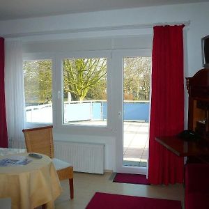Zimmer mit Kingsize-Bett